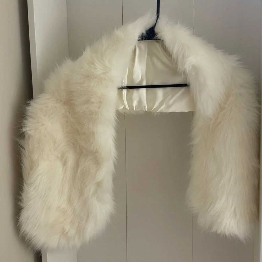 Windsor Faux Fur Cream Bridal Wrap Shrug